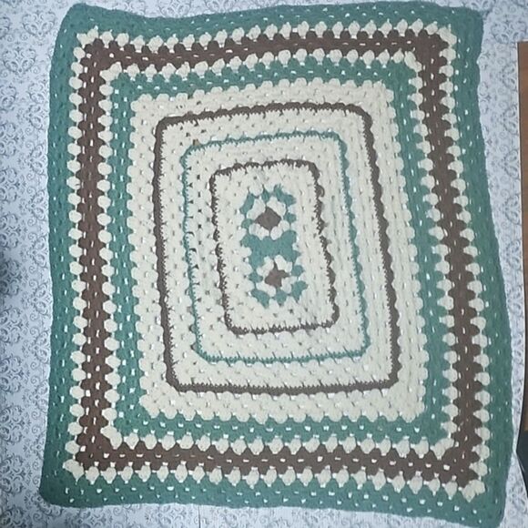 Vintage 70s Crotched Handmade Grandma Baby Blanket 29x32 Inch OOAK - Picture 1 of 6